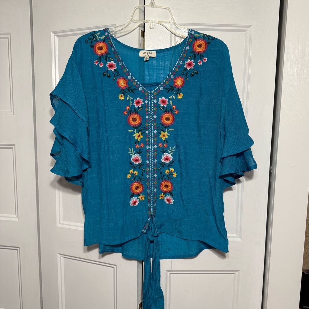 Umgee oversized embroidered top